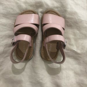 Pink strap sandals 💕 great condition!